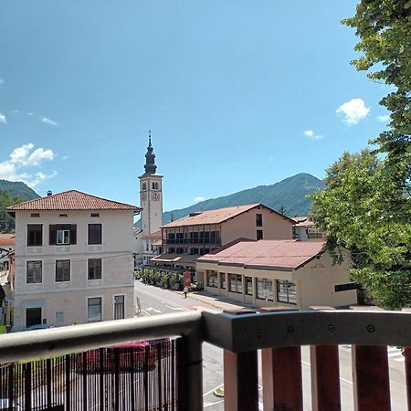 City Nest Apartment Кобарід Екстер'єр фото