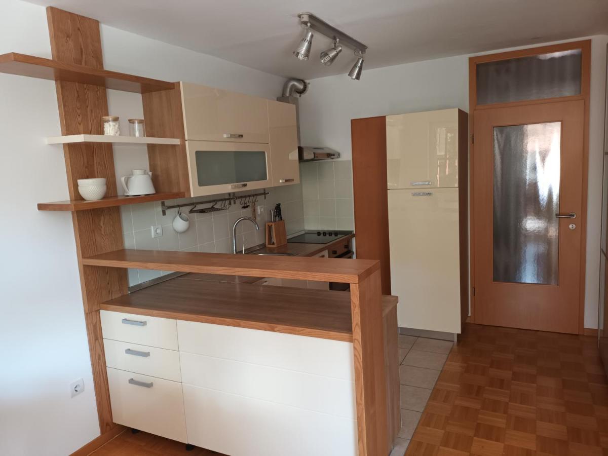 City Nest Apartment Кобарід Екстер'єр фото